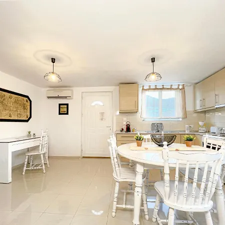 La Casa Di Lusso N6 -adults Only בית נופש